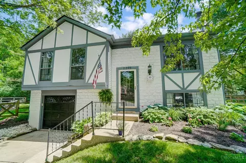 1209 Forest Run Dr, Batavia, OH 45103