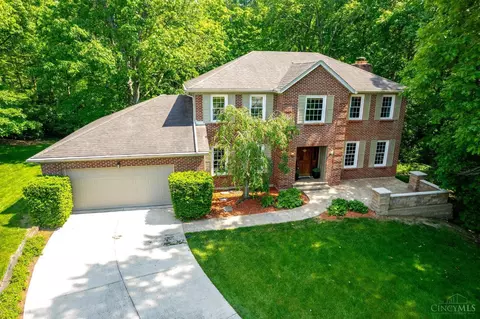 7517 Hollywood Dr, West Chester, OH 45069