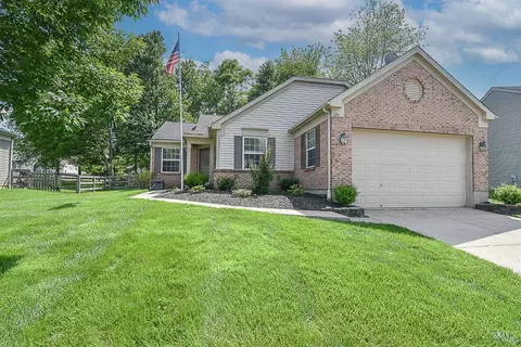 1261 Misty Lake Ln, Batavia, OH 45103