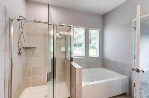 Bath - 6060 Greenside Dr, Cincinnati, OH 45233 photo 3 of 4