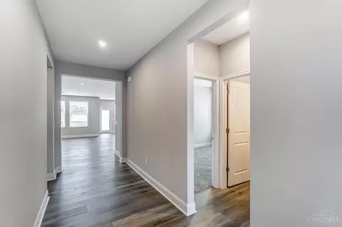 Entry Way - 6060 Greenside Dr, Cincinnati, OH 45233 photo 1 of 3