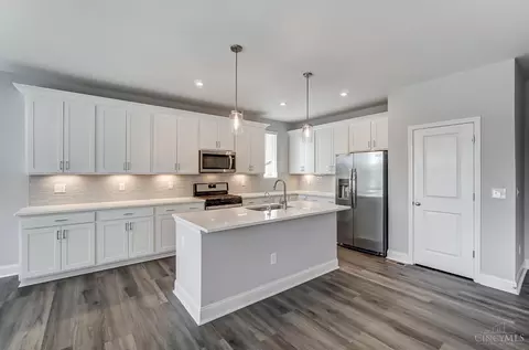 Kitchen - 6060 Greenside Dr, Cincinnati, OH 45233 photo 1 of 2