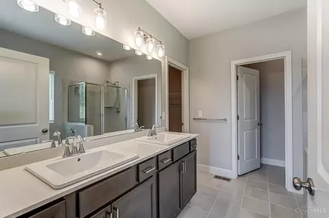 Bath - 6060 Greenside Dr, Cincinnati, OH 45233 photo 1 of 4