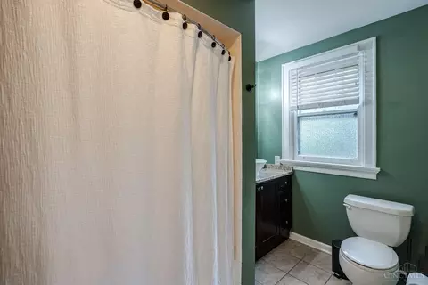 Bath - 3415 Oakview Pl, Cincinnati, OH 45209 photo 1 of 3