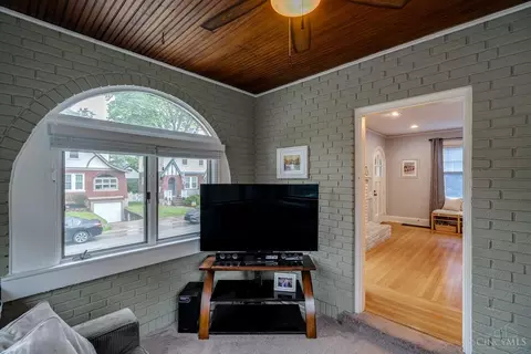 Entry Way - 3415 Oakview Pl, Cincinnati, OH 45209 photo 1 of 2