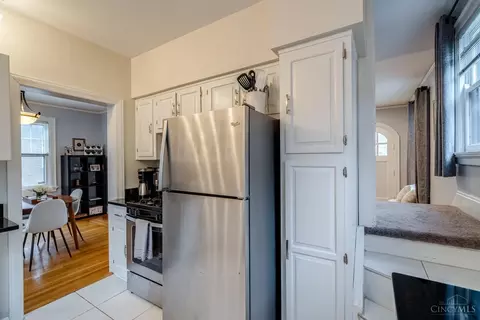 Kitchen - 3415 Oakview Pl, Cincinnati, OH 45209 photo 3 of 4