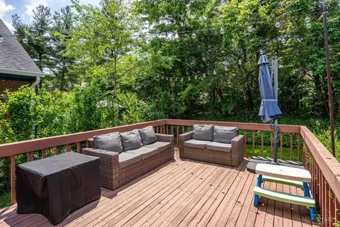 Exterior - 3415 Oakview Pl, Cincinnati, OH 45209 photo 5 of 7