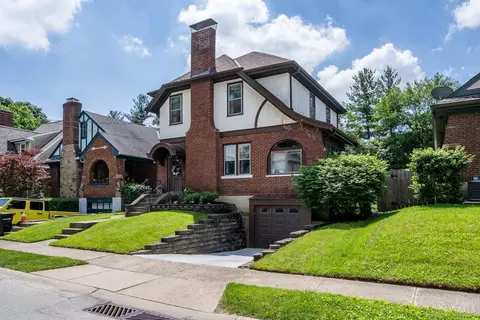 Exterior - 3415 Oakview Pl, Cincinnati, OH 45209 photo 2 of 7