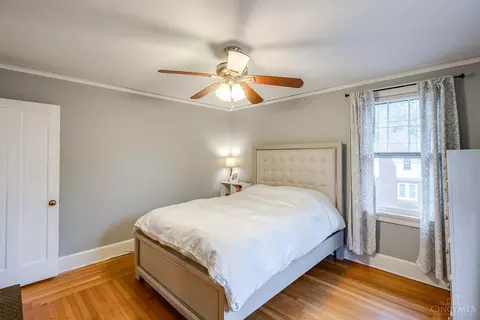 Bedroom - 3415 Oakview Pl, Cincinnati, OH 45209 photo 2 of 9