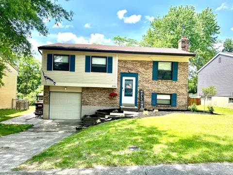 833 Allenwood Ct, Cincinnati, OH 45238