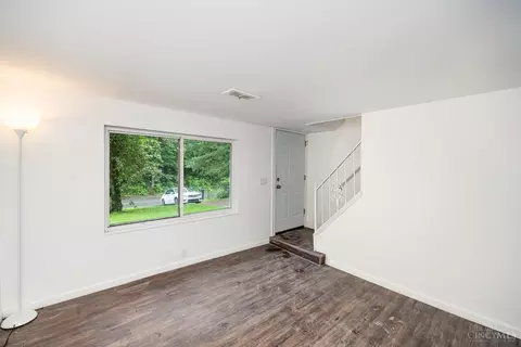 1940 Sunset Ln, Cincinnati, OH 45238 photo 2