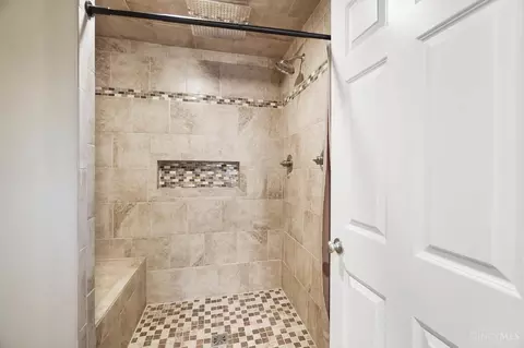 Bath - 3132 Timberview Dr, Cincinnati, OH 45211 photo 2 of 2