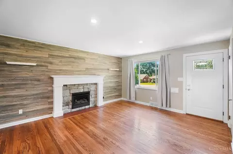 Living - 3132 Timberview Dr, Cincinnati, OH 45211 photo 1 of 8