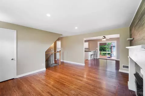 Living - 3132 Timberview Dr, Cincinnati, OH 45211 photo 4 of 8