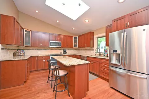 Kitchen - 7811 Hopper Rd, Cincinnati, OH 45255 photo 3 of 6