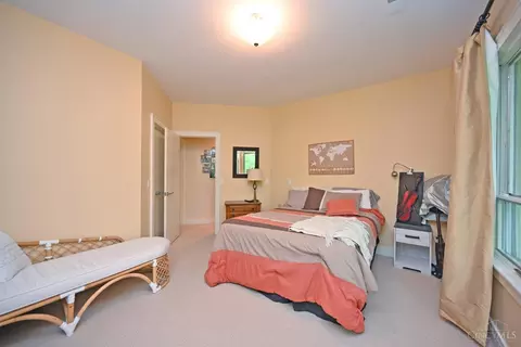 Bedroom - 7811 Hopper Rd, Cincinnati, OH 45255 photo 4 of 7
