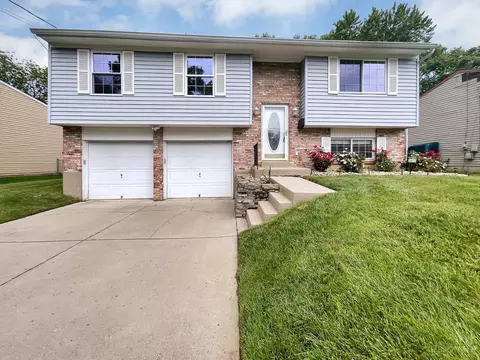 2612 Ambassador Dr, Cincinnati, OH 45231