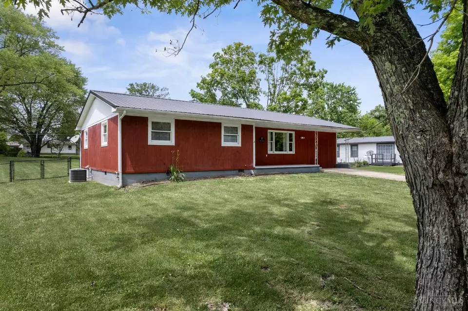  150 Watts St, West Union, OH 45693 photo 2