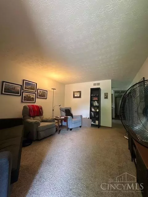 2470 Trinity, Middletown, OH 45044 photo 3