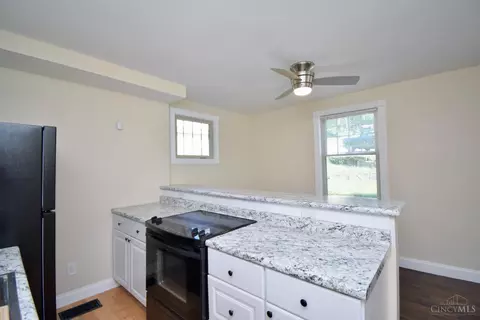 Kitchen - 3651 Hillside Ave, Cincinnati, OH 45204 photo 6 of 7