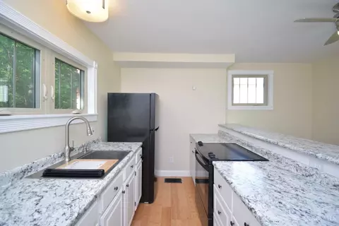 Kitchen - 3651 Hillside Ave, Cincinnati, OH 45204 photo 5 of 7
