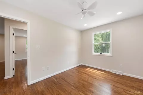Bedroom - 6275 Mcmullen Rd, Lynchburg, OH 45142 photo 2 of 5