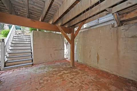 Exterior - 932 Morris St, Cincinnati, OH 45206 photo 9 of 11
