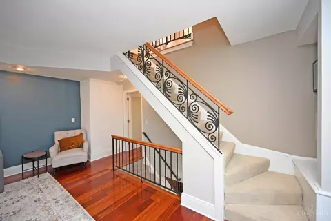 Entry Way - 932 Morris St, Cincinnati, OH 45206 photo 3 of 4