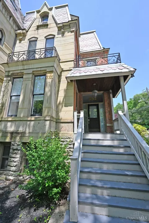 Exterior - 932 Morris St, Cincinnati, OH 45206 photo 3 of 11