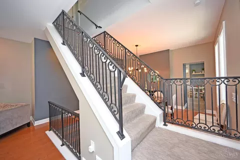 Entry Way - 932 Morris St, Cincinnati, OH 45206 photo 2 of 4