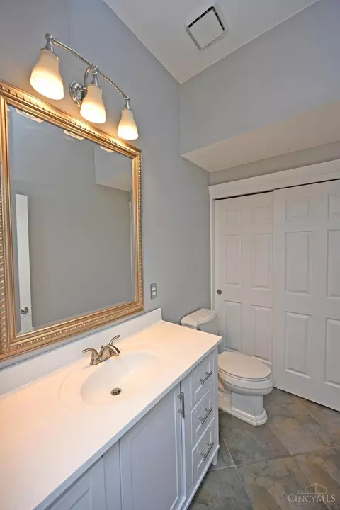 Bath - 932 Morris St, Cincinnati, OH 45206 photo 1 of 9