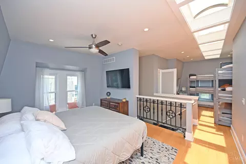 Bedroom - 932 Morris St, Cincinnati, OH 45206 photo 4 of 11