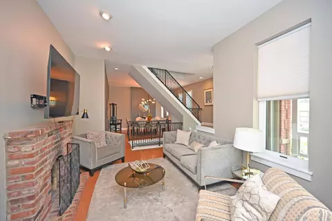 Living - 932 Morris St, Cincinnati, OH 45206 photo 2 of 4