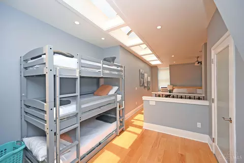 Bedroom - 932 Morris St, Cincinnati, OH 45206 photo 6 of 11
