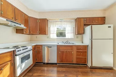 Kitchen - 1677 Hilltree Dr, Cincinnati, OH 45255 photo 1 of 5