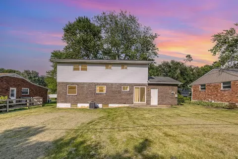 Exterior - 1677 Hilltree Dr, Cincinnati, OH 45255 photo 7 of 12