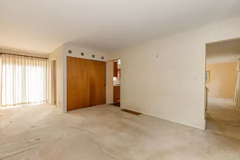 Living - 1677 Hilltree Dr, Cincinnati, OH 45255 photo 6 of 9