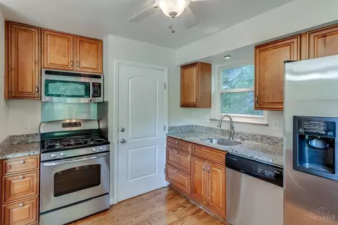 Kitchen - 1324 Custer Ave, Cincinnati, OH 45298 photo 2 of 2