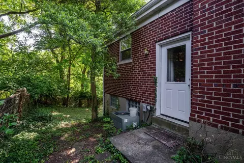 Exterior - 1324 Custer Ave, Cincinnati, OH 45298 photo 7 of 13