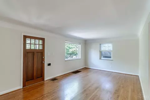Living - 1324 Custer Ave, Cincinnati, OH 45298 photo 2 of 4
