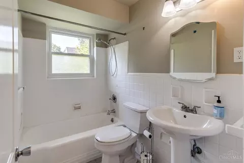 Bath - 1324 Custer Ave, Cincinnati, OH 45298 photo 1 of 2
