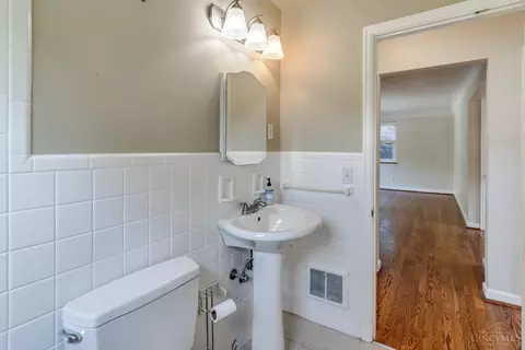 Bath - 1324 Custer Ave, Cincinnati, OH 45298 photo 2 of 2