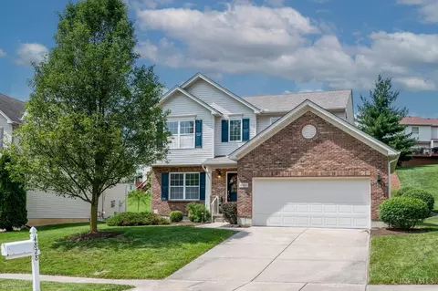 4828 Kleeman Green Dr, Cincinnati, OH 45211