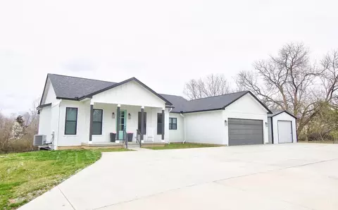 6514 Greentree Rd, Middletown, OH 45044