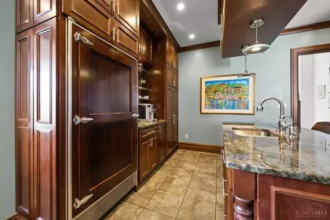 Kitchen - 1945 Madison Rd, Cincinnati, OH 45206 photo 2 of 9