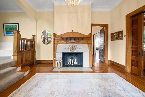 Entry Way - 1945 Madison Rd, Cincinnati, OH 45206 photo 3 of 8
