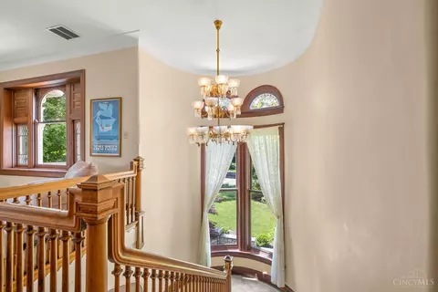 Entry Way - 1945 Madison Rd, Cincinnati, OH 45206 photo 6 of 8