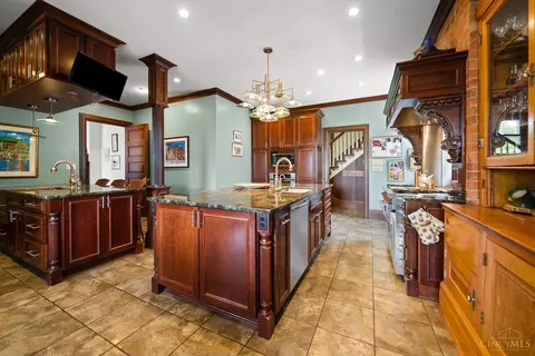 Kitchen - 1945 Madison Rd, Cincinnati, OH 45206 photo 8 of 9