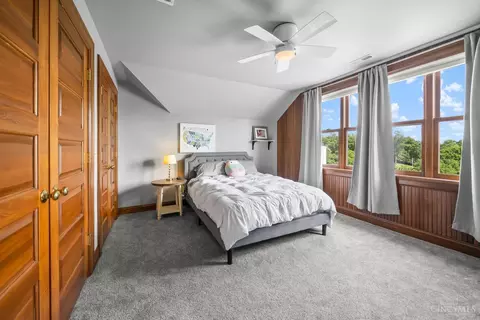 Bedroom - 1945 Madison Rd, Cincinnati, OH 45206 photo 6 of 7