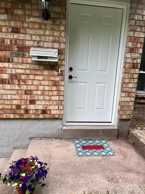 2510 Mustang Dr, Cincinnati, OH 45211